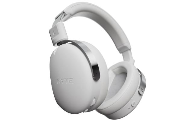 HYTE Eclipse HG10 (2.4GHz) Wireless Gaming Headset, USB Type-A to Type-C Charging, To 30 Hour Battery Life, Removable Unidirectional Mic, MultiPlatform Support: PC/Mac, PlayStation 4/5, Nintendo Switch - Matte White