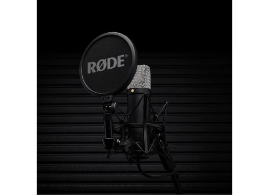 Rode NT1 5th Generation Large-diaphragm Studio Condenser Microphone with XLR and USB Outputs, Shock Mount and Pop Filter for Music Production, Vocal Recording and Podcasting (Black)