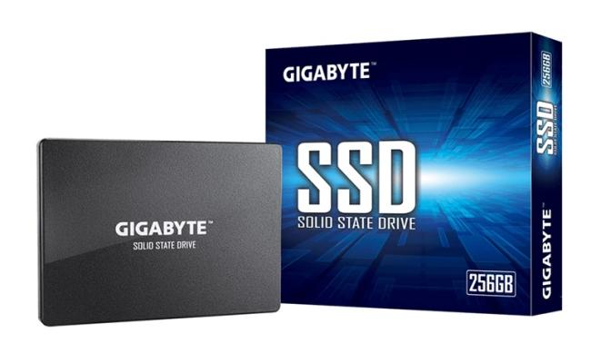 GIGABYTE 2.5 SSD 256GB Read up to 520 MB/s - Write up to 500 MB/s